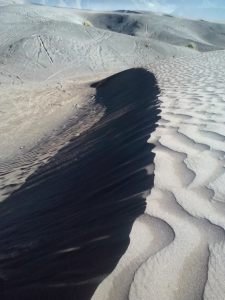 guratan pasir "berbisik" Bromo